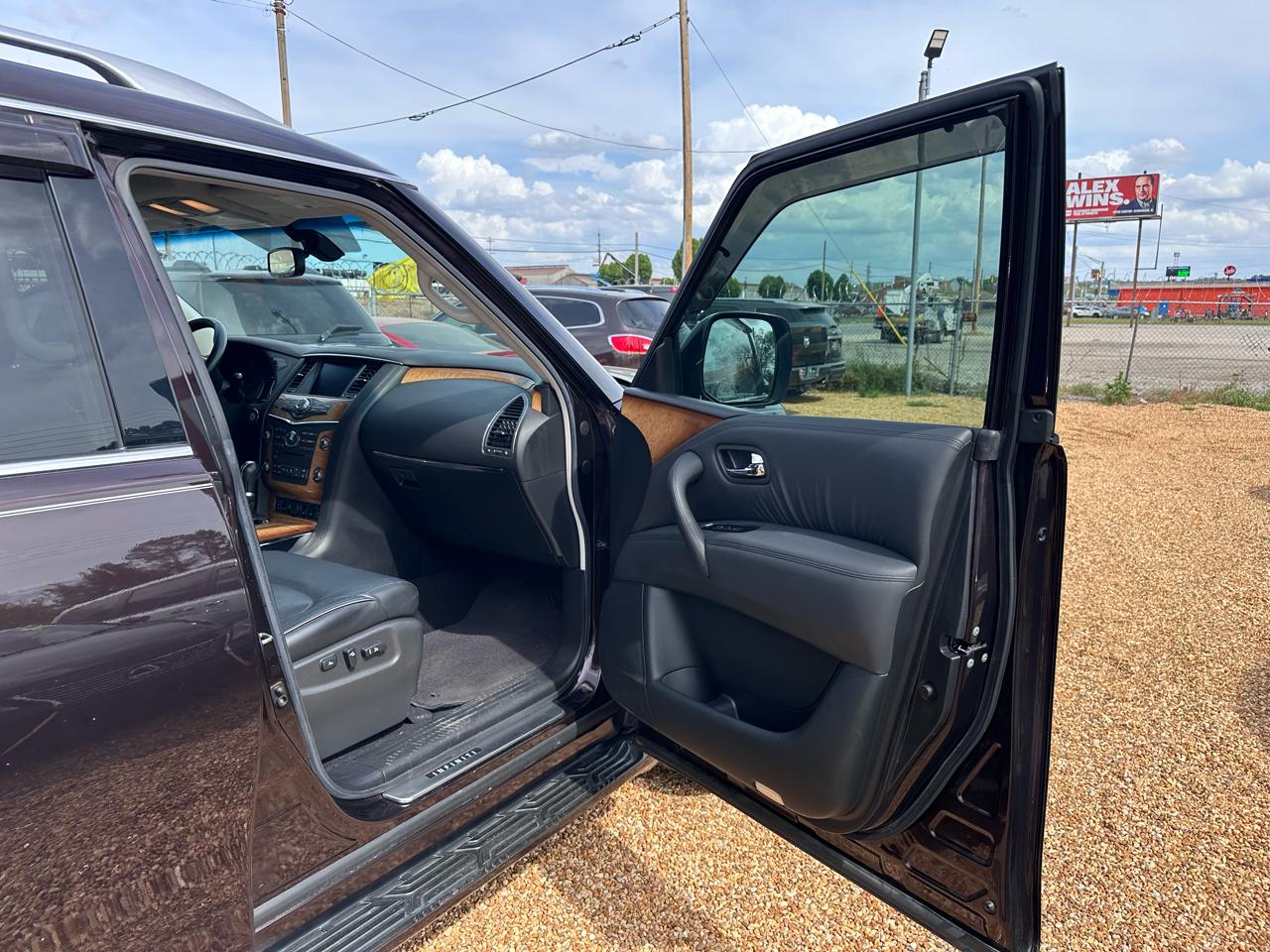 Infiniti QX56 2WD 2012