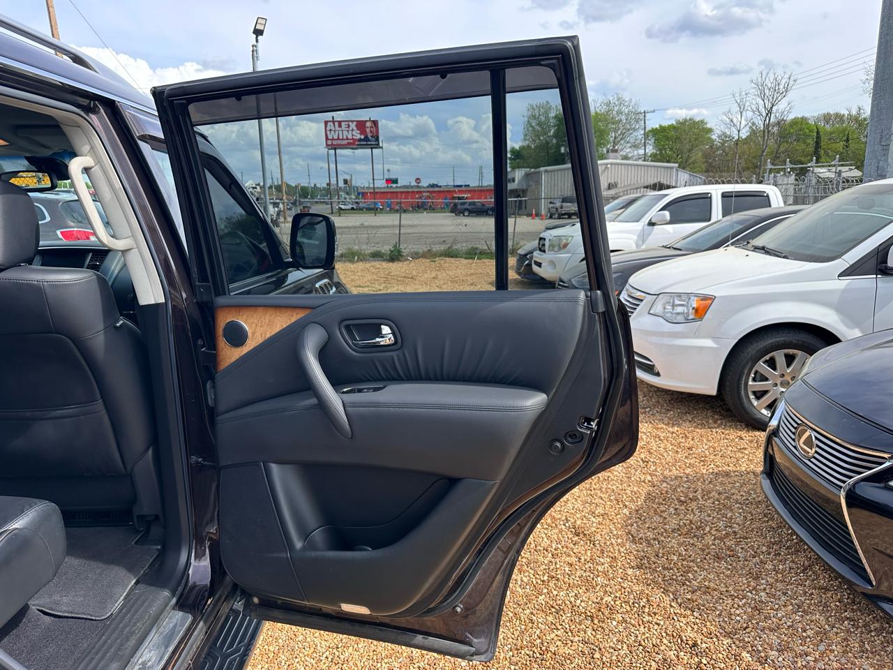 Infiniti QX56 2WD 2012