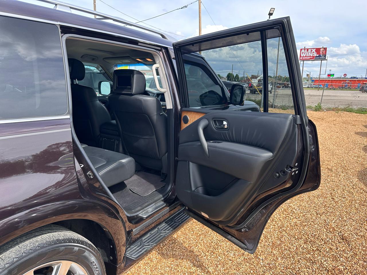 Infiniti QX56 2WD 2012