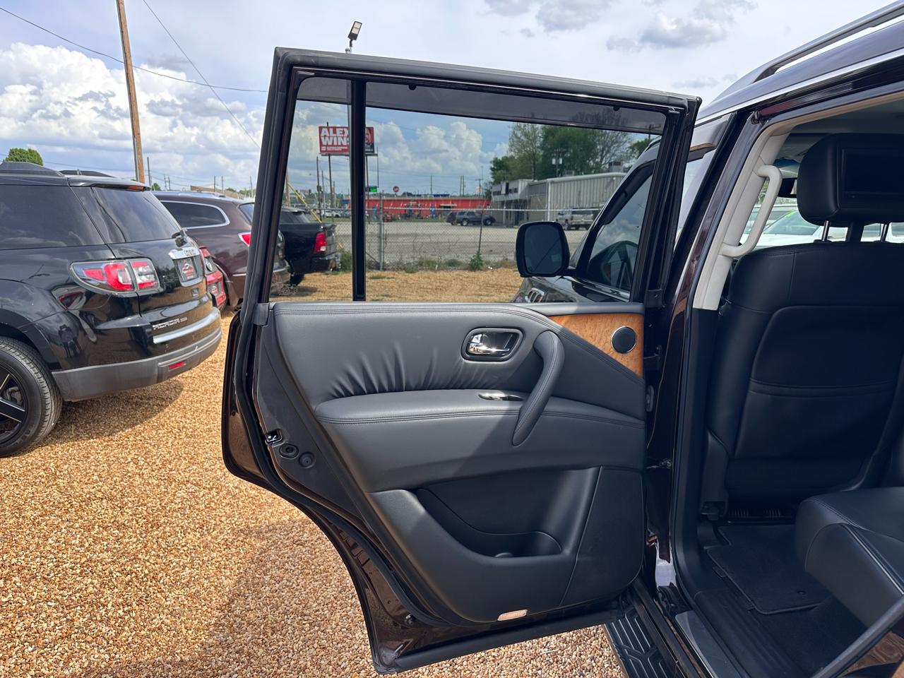 Infiniti QX56 2WD 2012