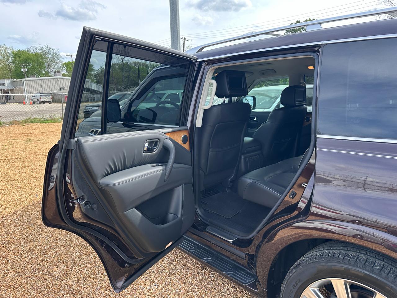 Infiniti QX56 2WD 2012