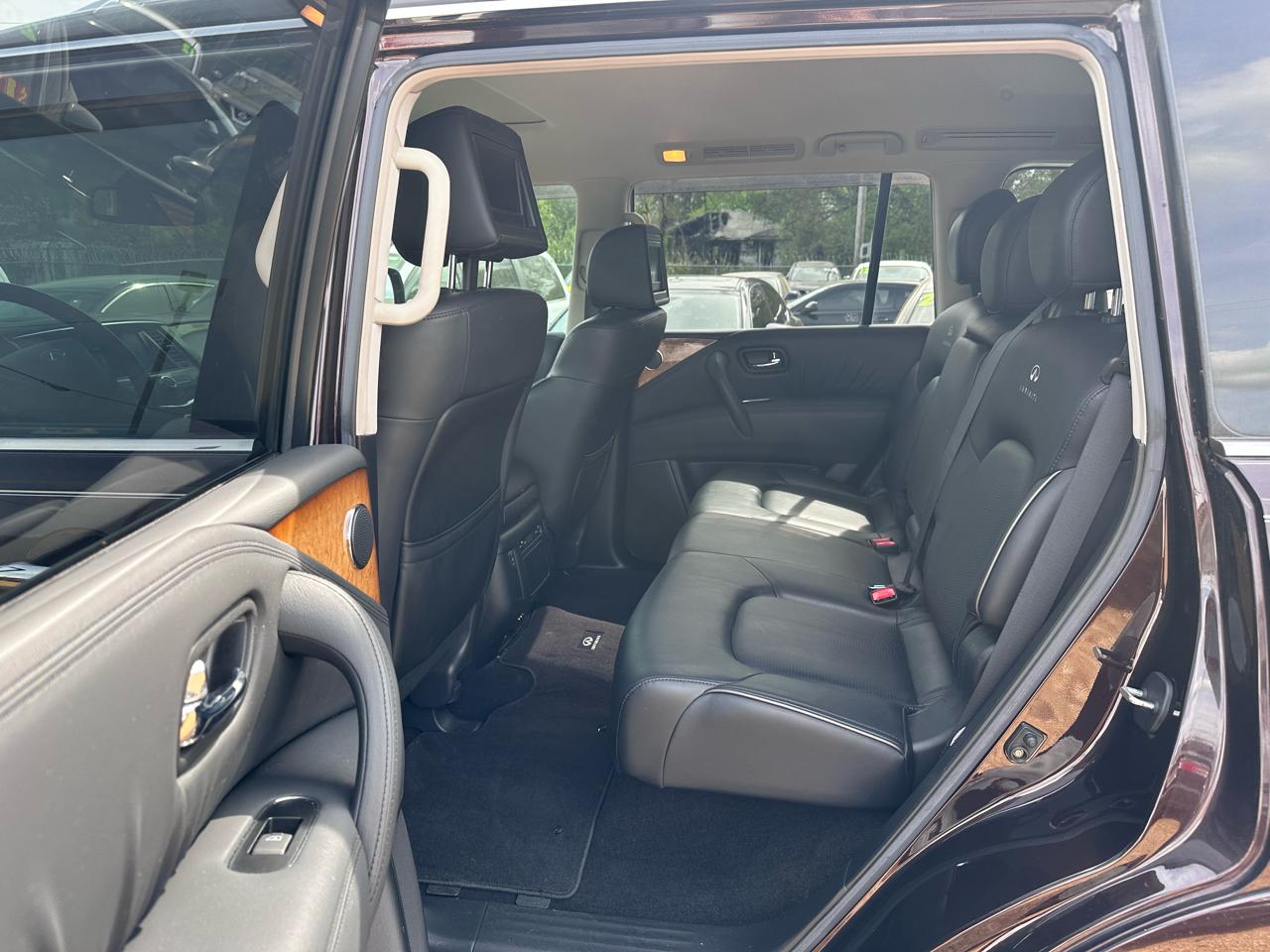 Infiniti QX56 2WD 2012