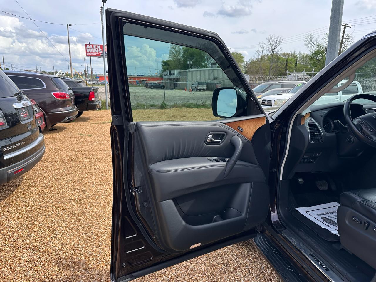 Infiniti QX56 2WD 2012