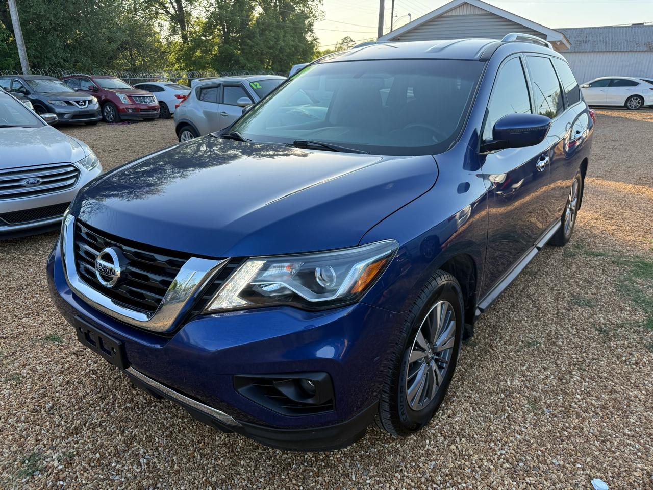 Nissan Pathfinder SV 2020