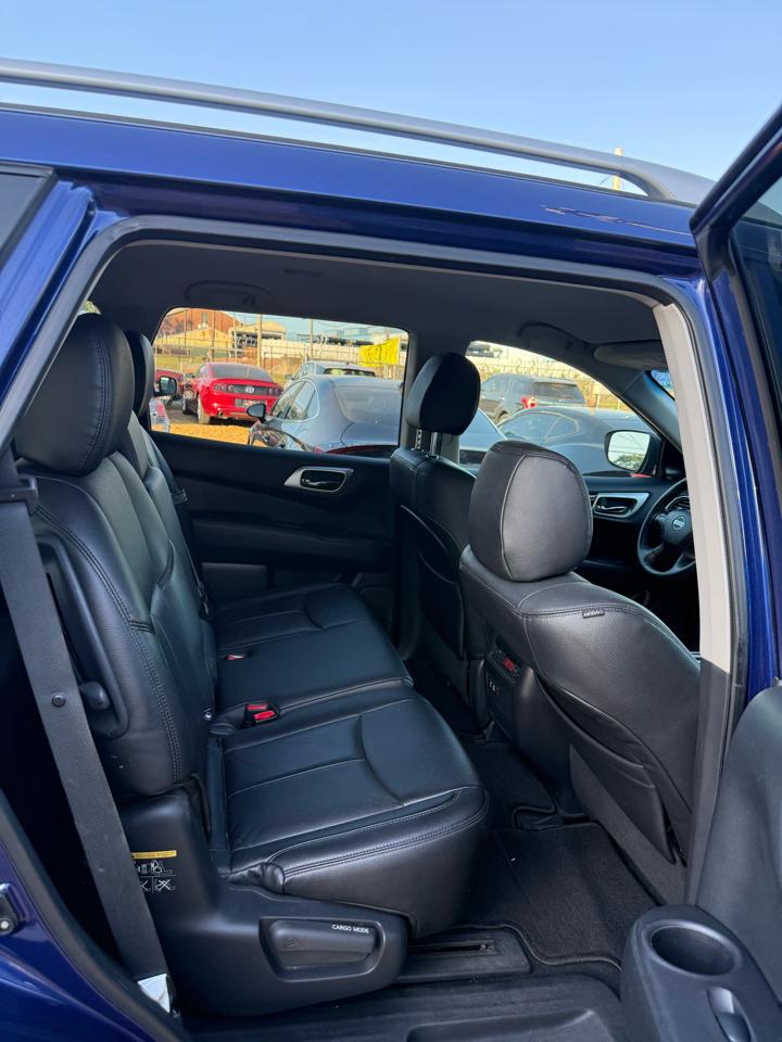 Nissan Pathfinder SV 2020