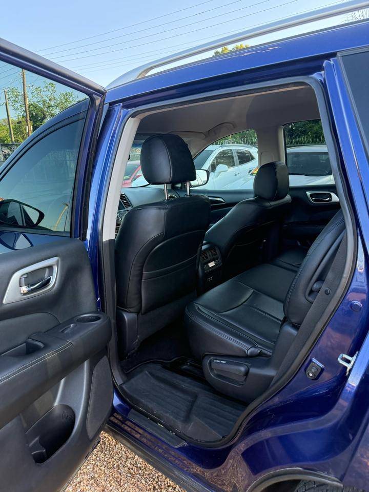 Nissan Pathfinder SV 2020