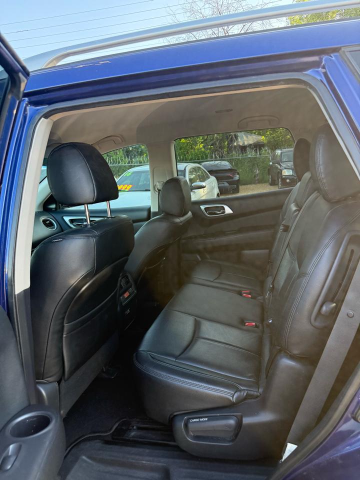 Nissan Pathfinder SV 2020