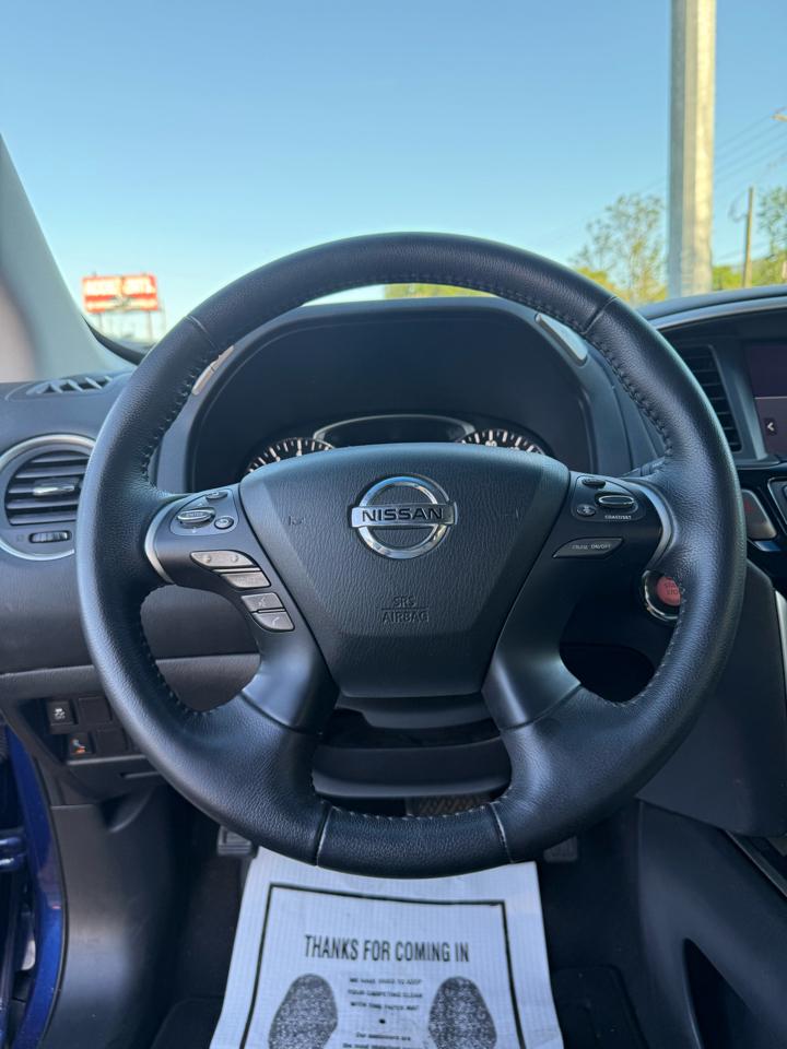 Nissan Pathfinder SV 2020