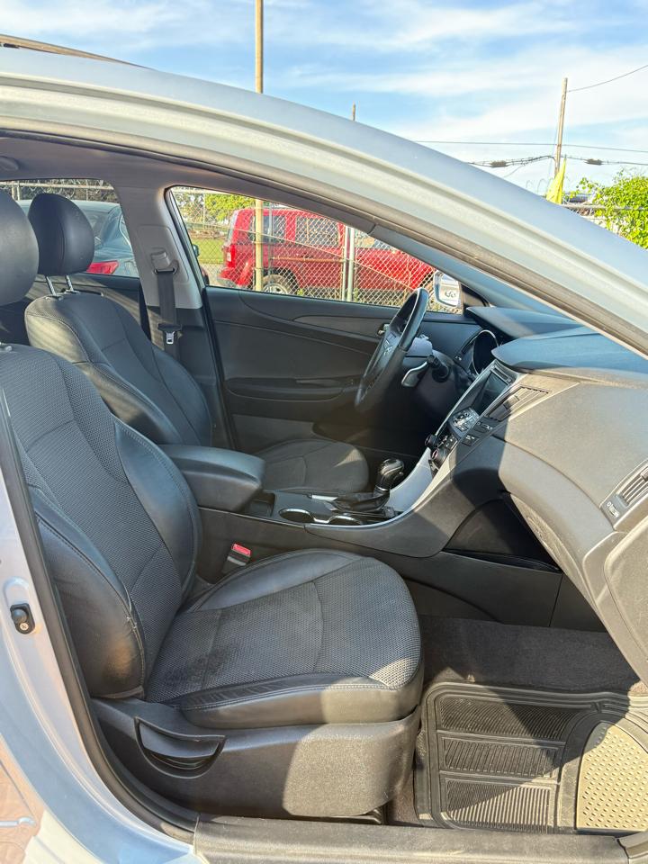 Hyundai Sonata Limited Auto 2012