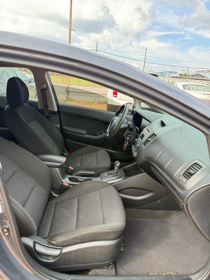 Kia Forte LX w/Popular Package 2016