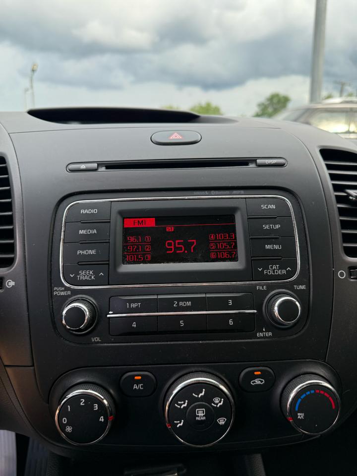 Kia Forte LX w/Popular Package 2016