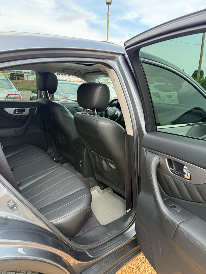 Infiniti QX70 Base 2017