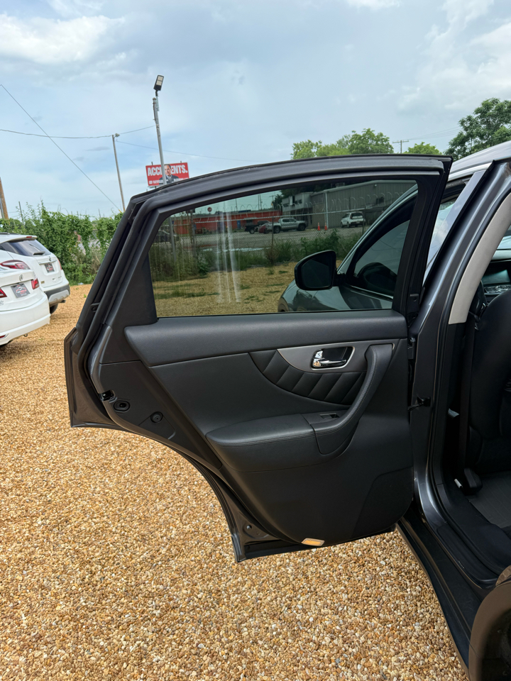 Infiniti QX70 Base 2017