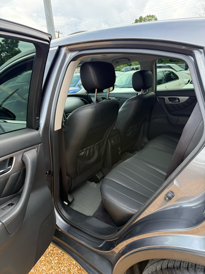 Infiniti QX70 Base 2017
