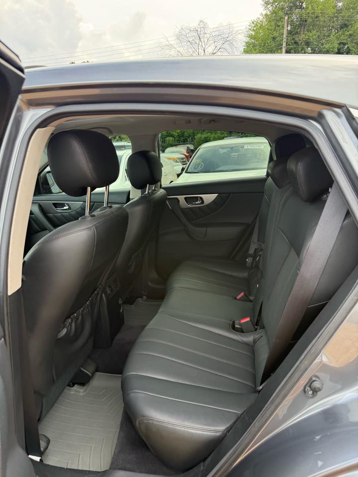 Infiniti QX70 Base 2017