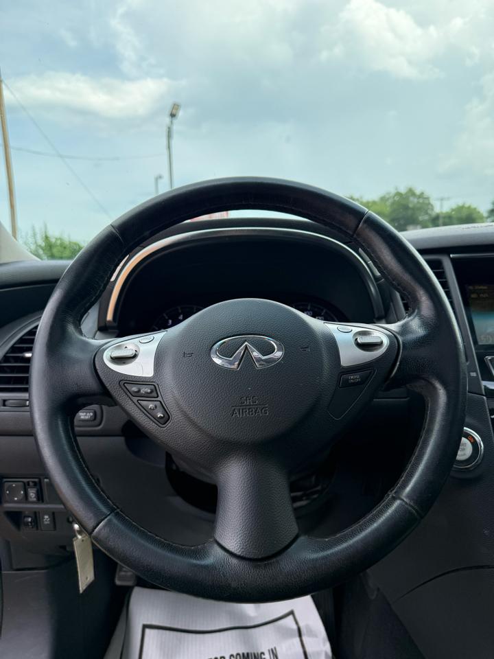 Infiniti QX70 Base 2017