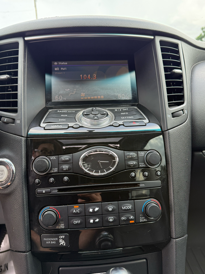 Infiniti QX70 Base 2017