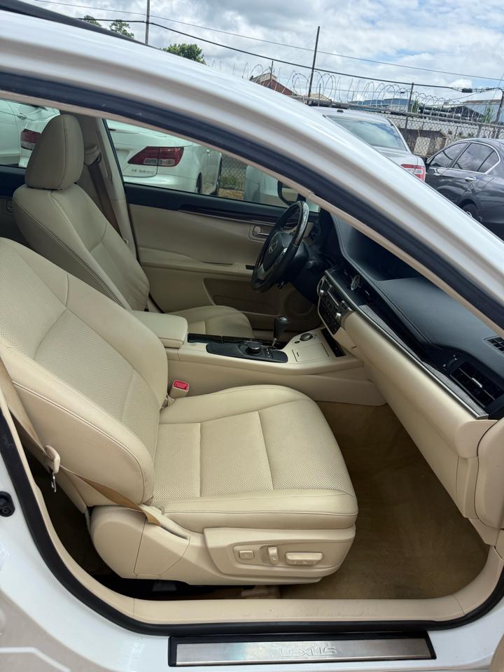 Lexus ES 350 Sedan 2014