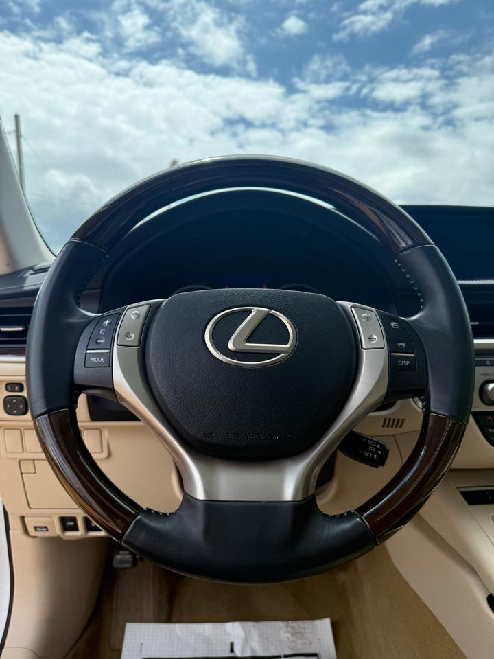 Lexus ES 350 Sedan 2014