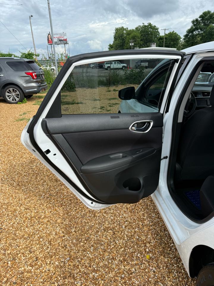 Nissan Sentra S 2017