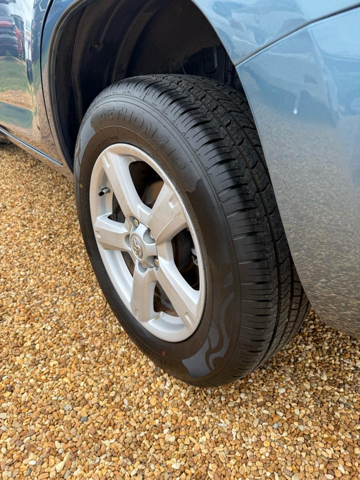Toyota RAV4 Base I4 4WD 2008