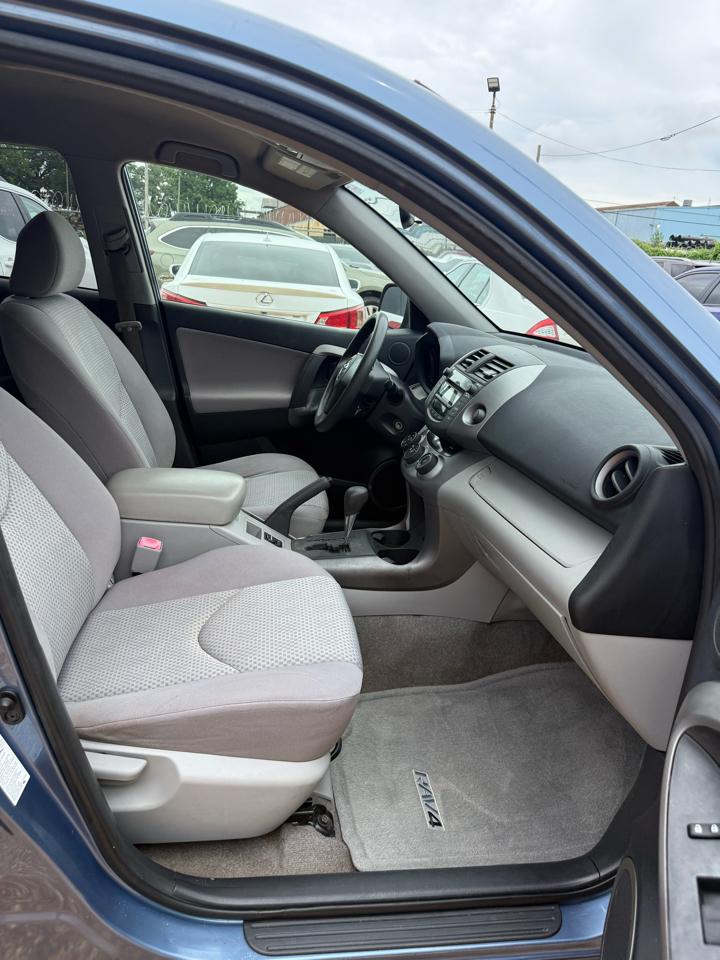 Toyota RAV4 Base I4 4WD 2008