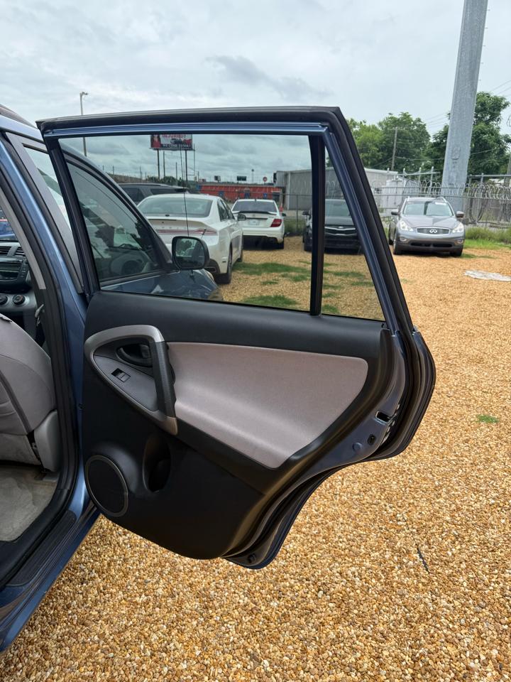 Toyota RAV4 Base I4 4WD 2008