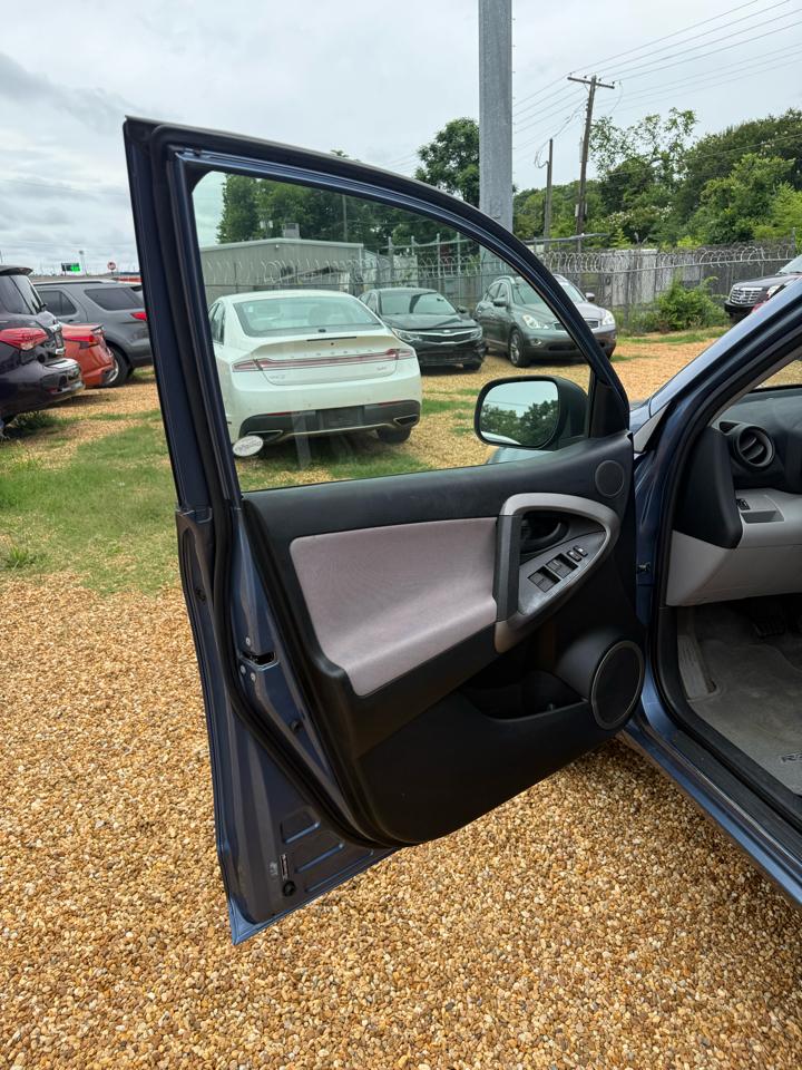 Toyota RAV4 Base I4 4WD 2008