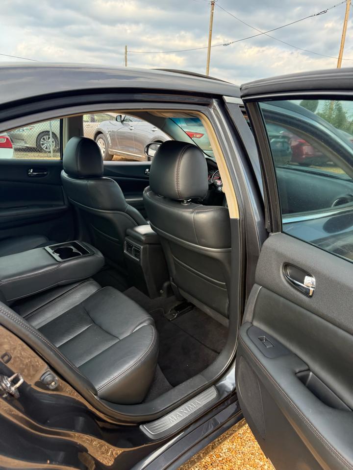 Nissan Maxima SV 2010