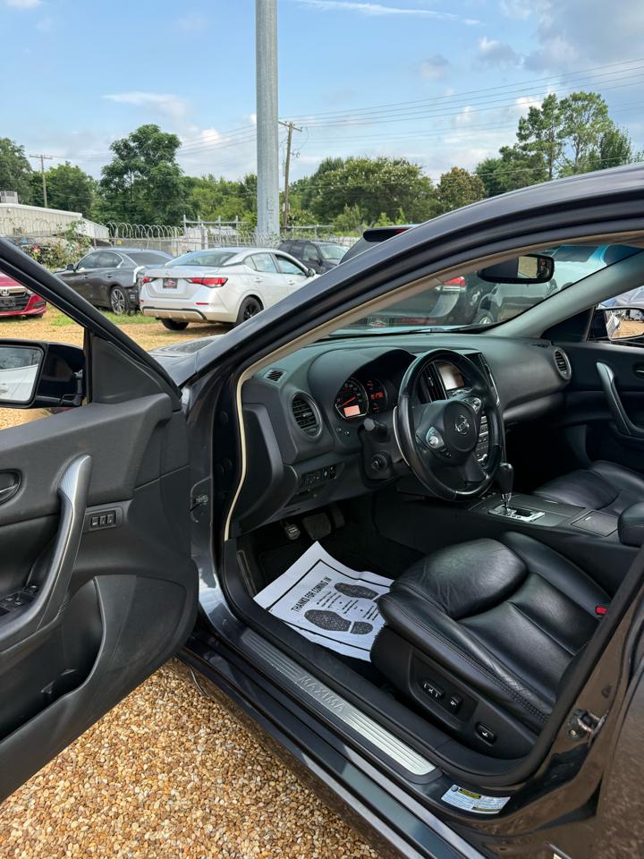 Nissan Maxima SV 2010