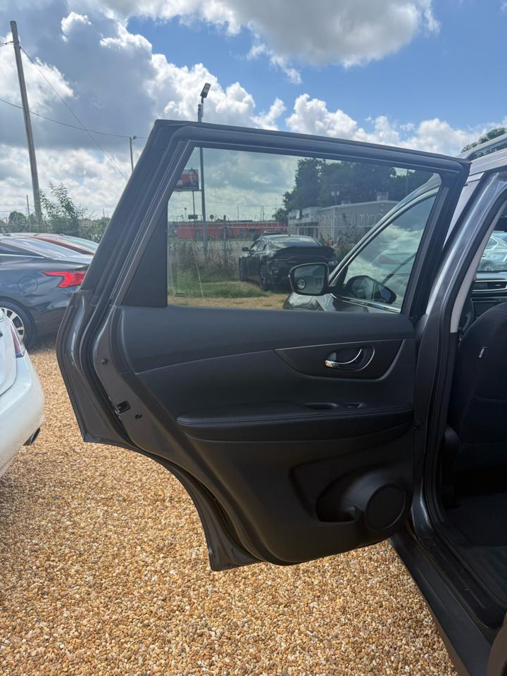 Nissan Rogue S 2WD 2014