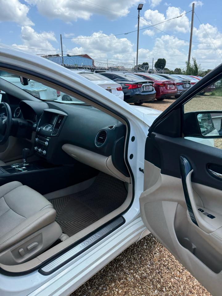 Nissan Maxima SV 2014