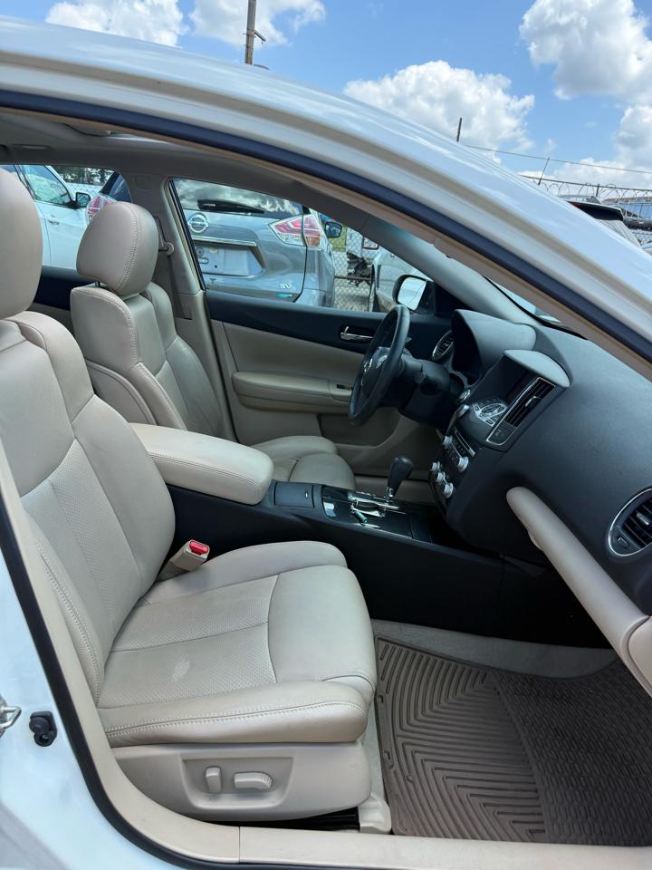 Nissan Maxima SV 2014