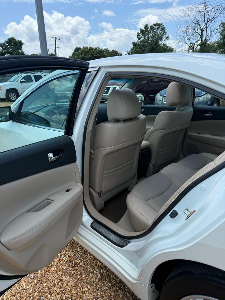 Nissan Maxima SV 2014