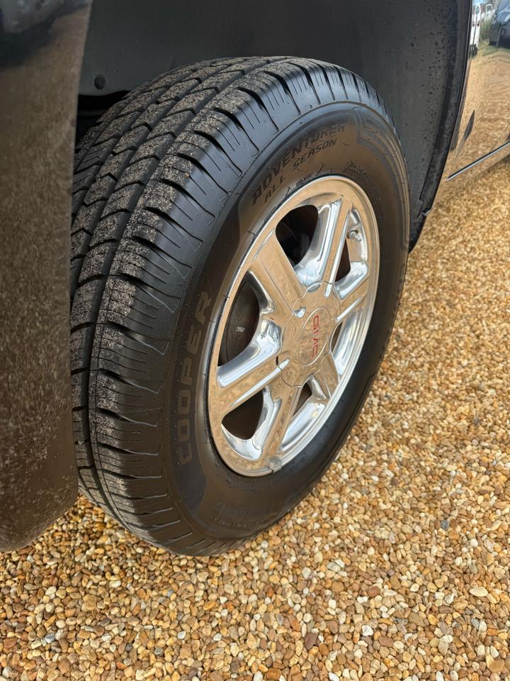 GMC Envoy SLE-1 2WD 2007