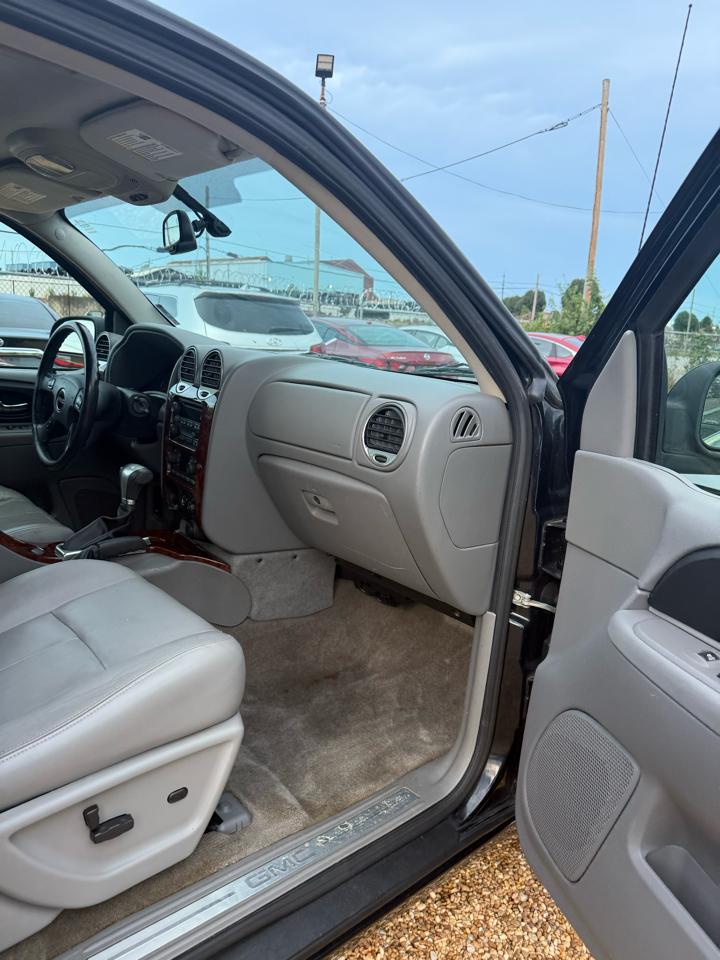 GMC Envoy SLE-1 2WD 2007