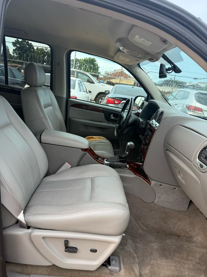 GMC Envoy SLE-1 2WD 2007