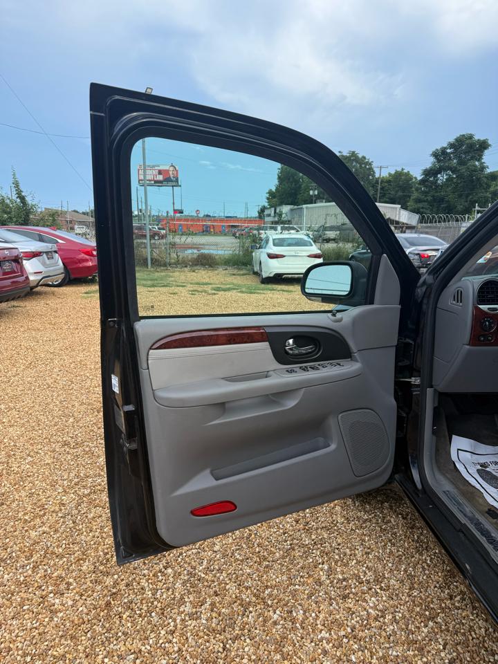 GMC Envoy SLE-1 2WD 2007