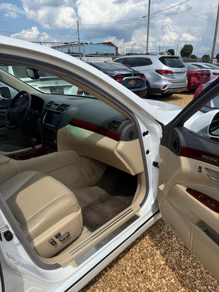 Lexus LS 460 Luxury Sedan 2009