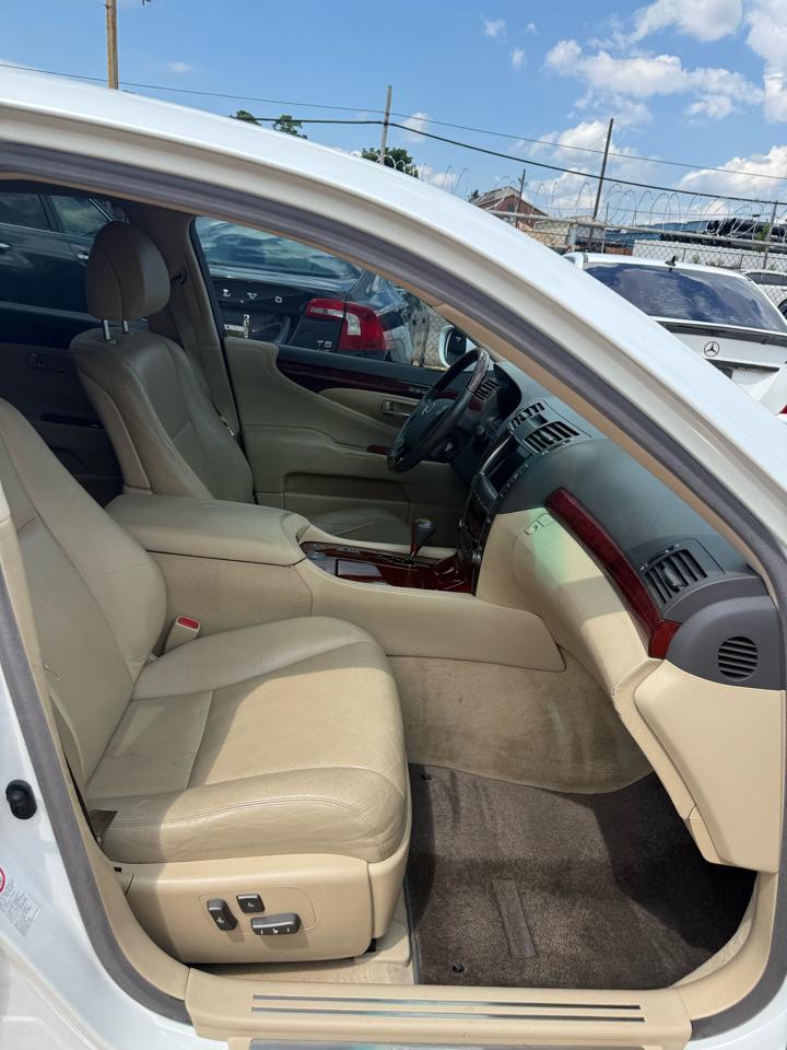 Lexus LS 460 Luxury Sedan 2009