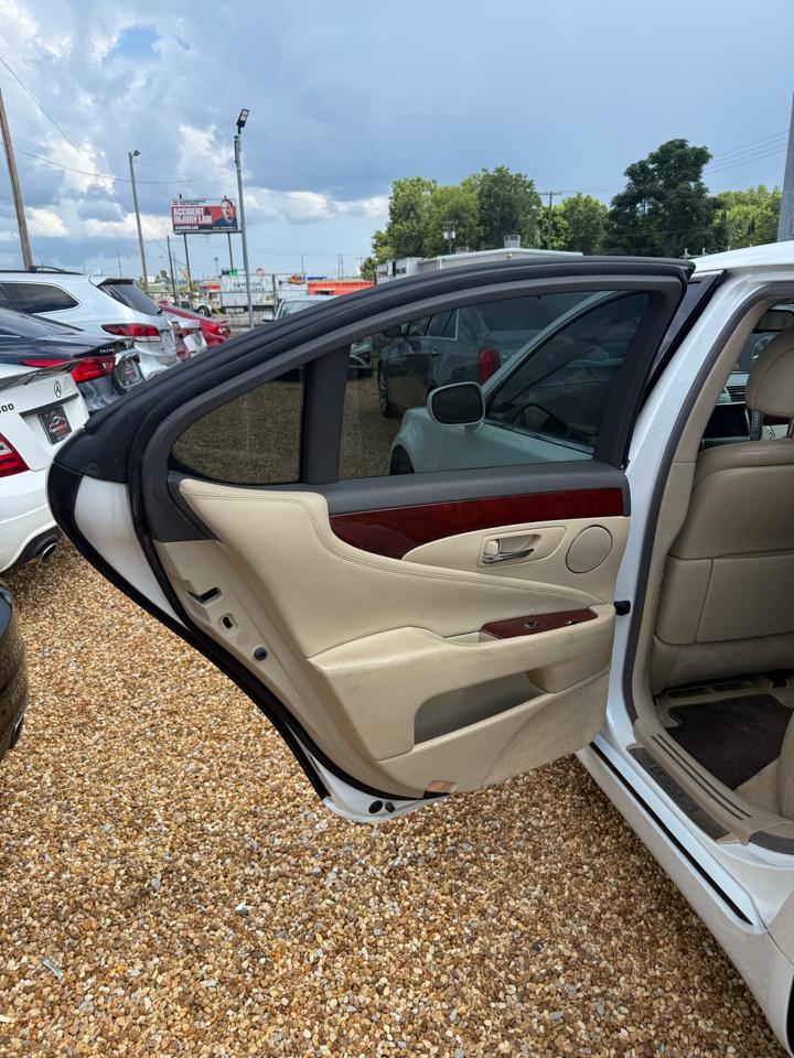 Lexus LS 460 Luxury Sedan 2009