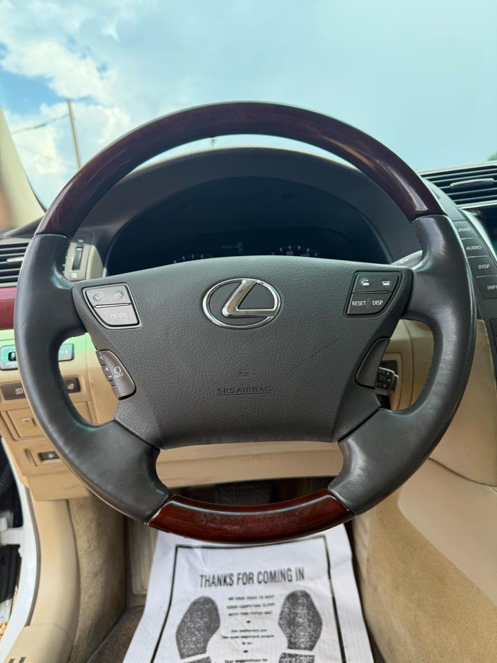 Lexus LS 460 Luxury Sedan 2009