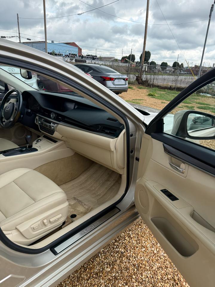 Lexus ES 350 Sedan 2013