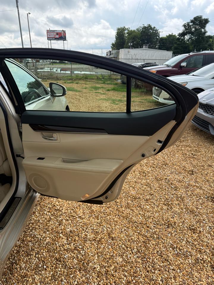 Lexus ES 350 Sedan 2013