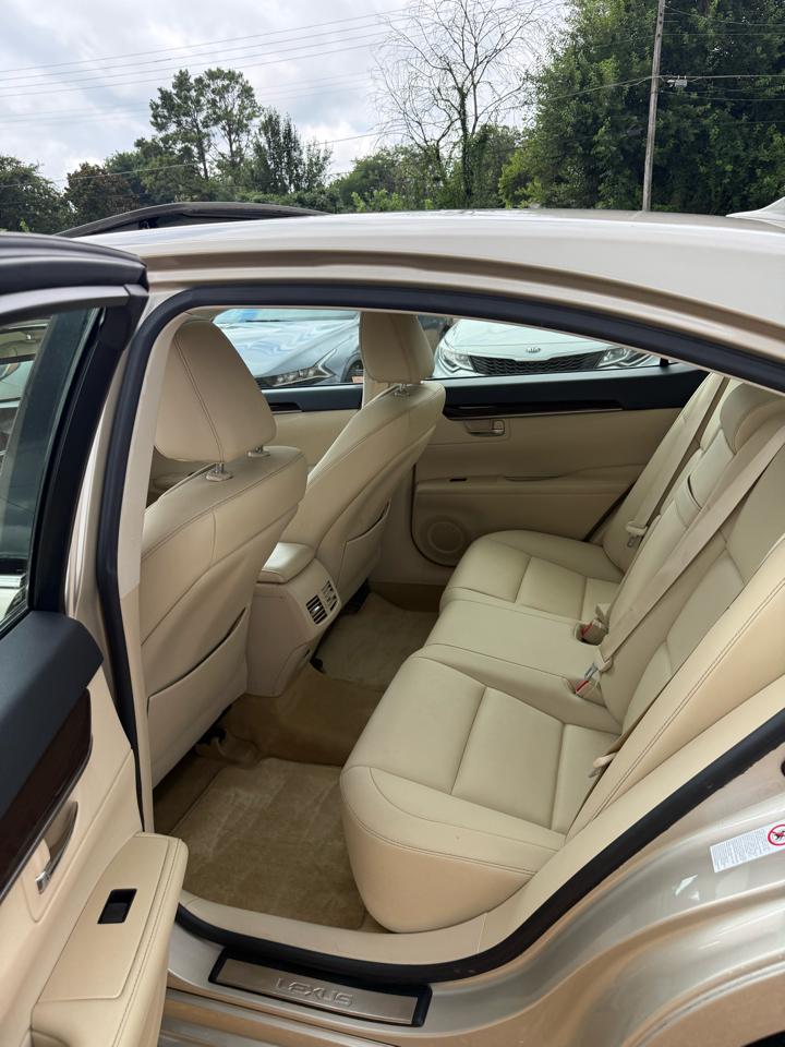 Lexus ES 350 Sedan 2013