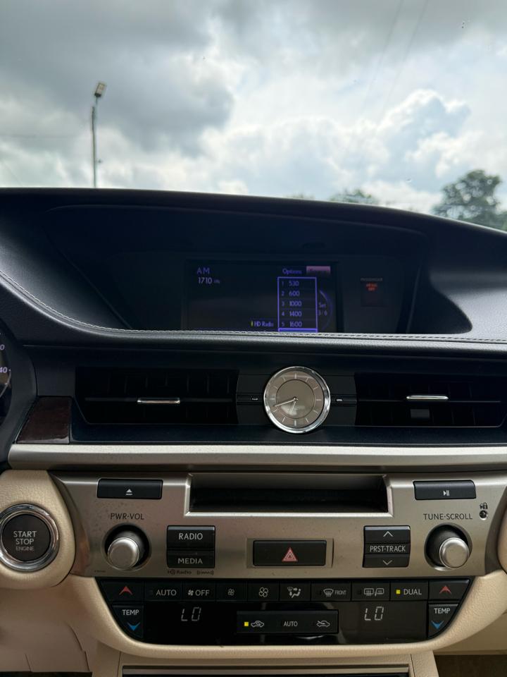 Lexus ES 350 Sedan 2013
