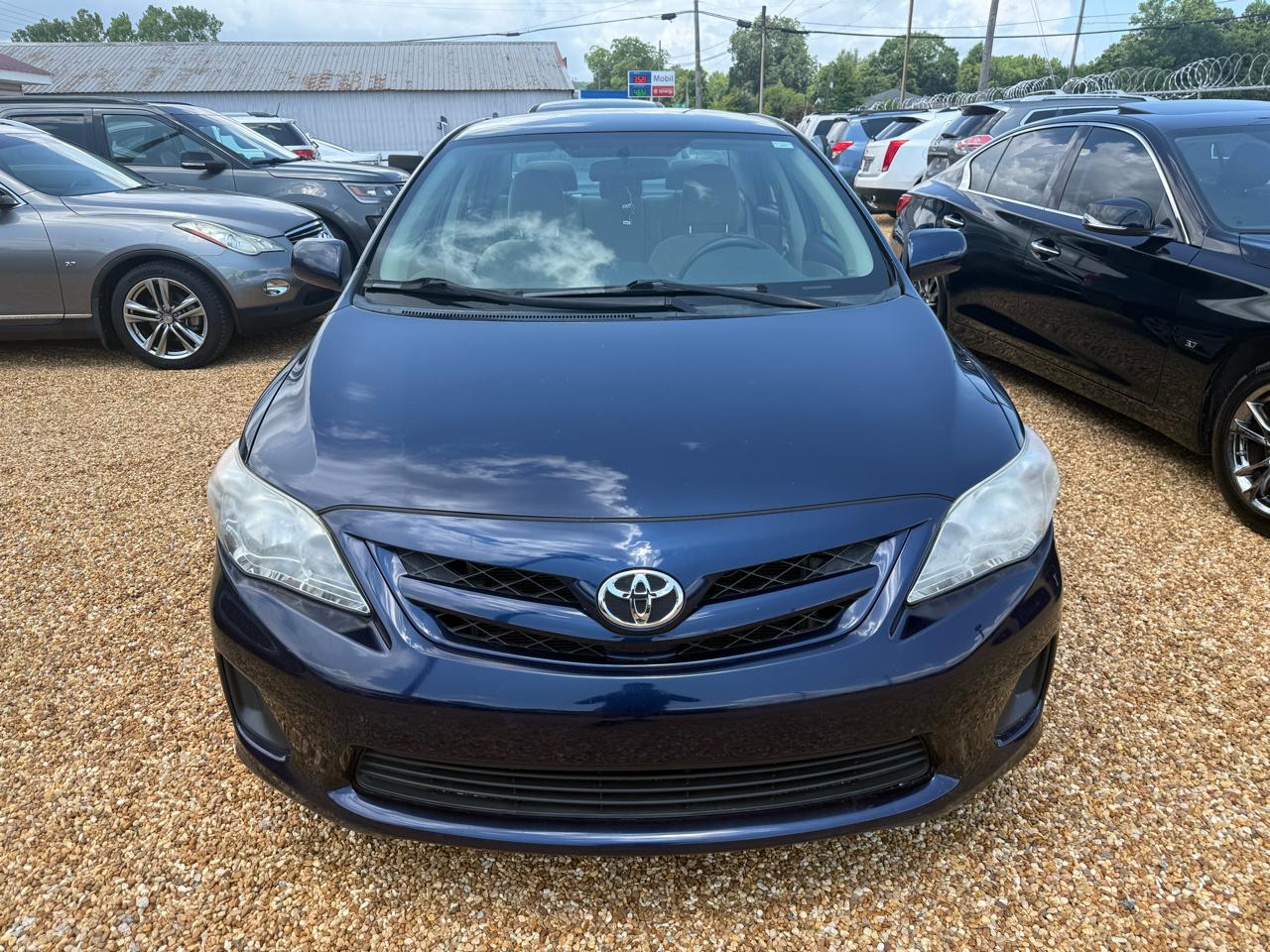 Toyota Corolla 4dr Sdn Auto LE (Natl) 2013