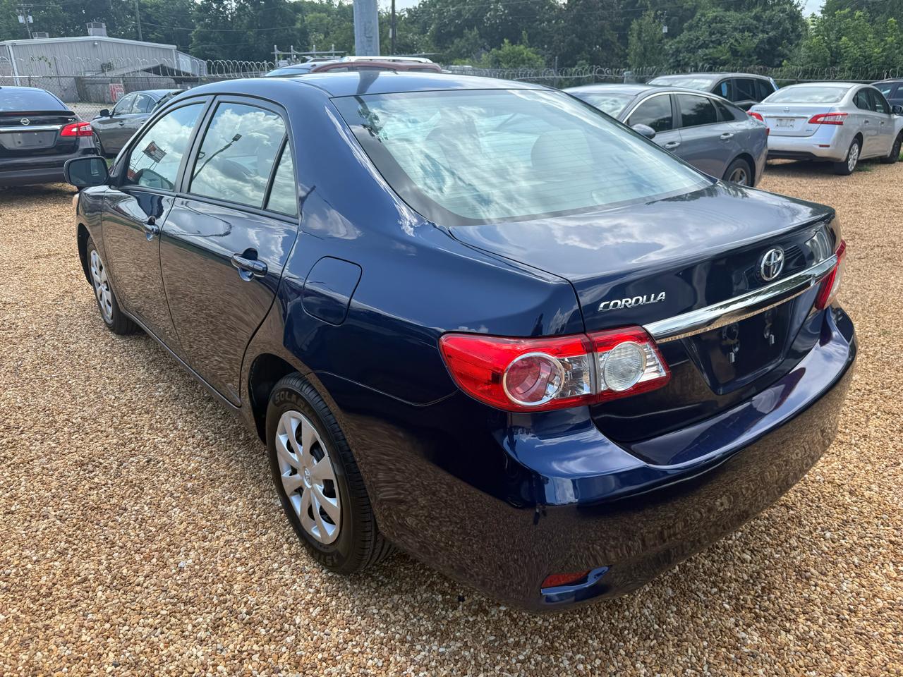 Toyota Corolla 4dr Sdn Auto LE (Natl) 2013
