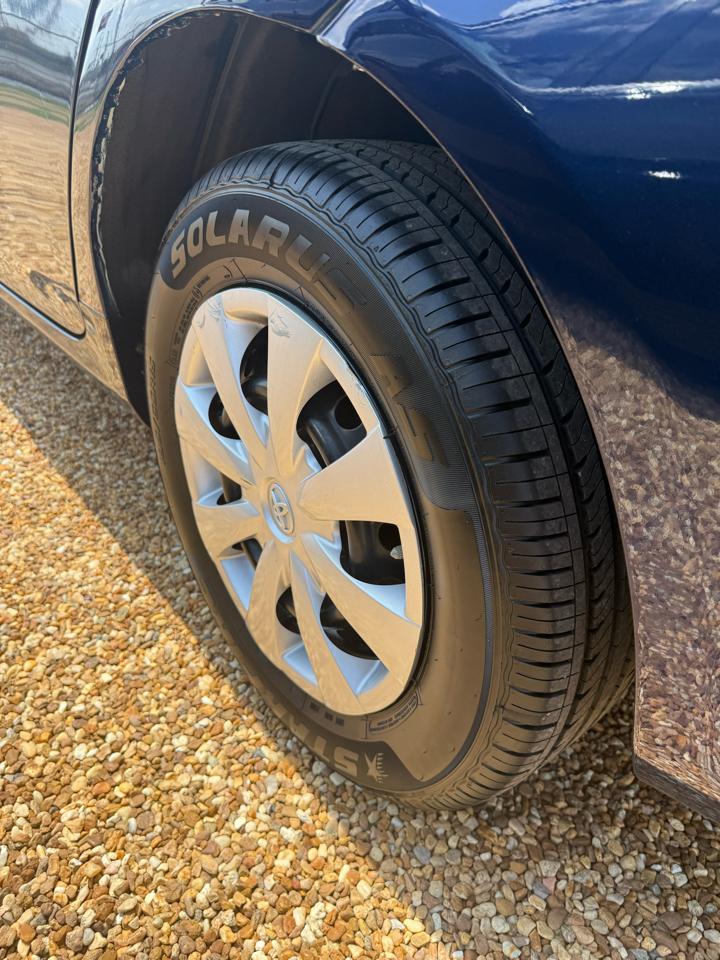 Toyota Corolla 4dr Sdn Auto LE (Natl) 2013