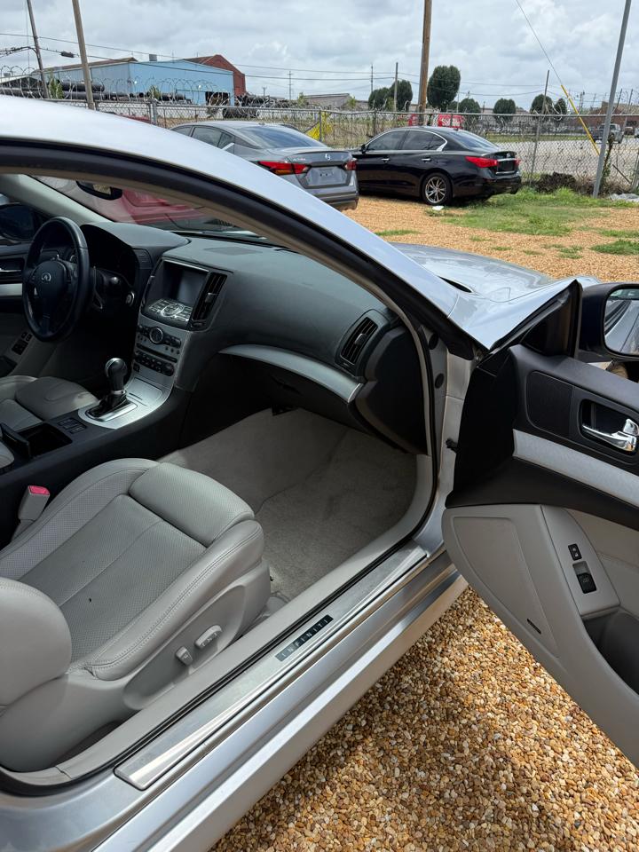 Infiniti G37 Base 2008